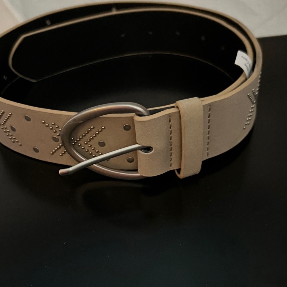 Faux Leather Belt🛍️ Beige 🏝️ Never Worn 💗 purchased at Target 🩵